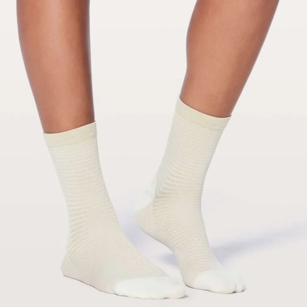 LULULEMON Born to sparkle GOLD socks - NEW - SO FASHIONABLE - Different Sizes